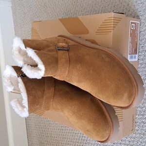 NIB Koolaburra by UGG Women's Kelissa Mini Winter Boot Sz 9